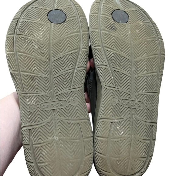 Crocs Black and Gray Flip Flop Style Sandel Size Mens 7 - Picture 2 of 3